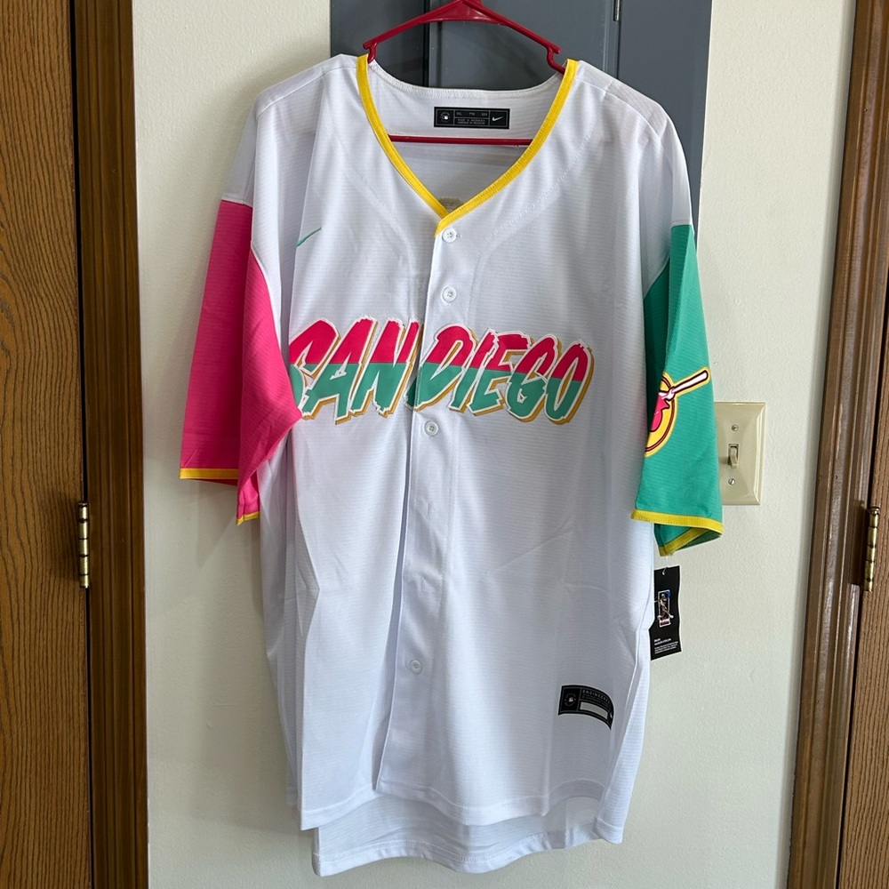 Brand new Fernando Tatis Jr. Jersey San Diego Padres Adult Large Stitched - Picture 2 of 3